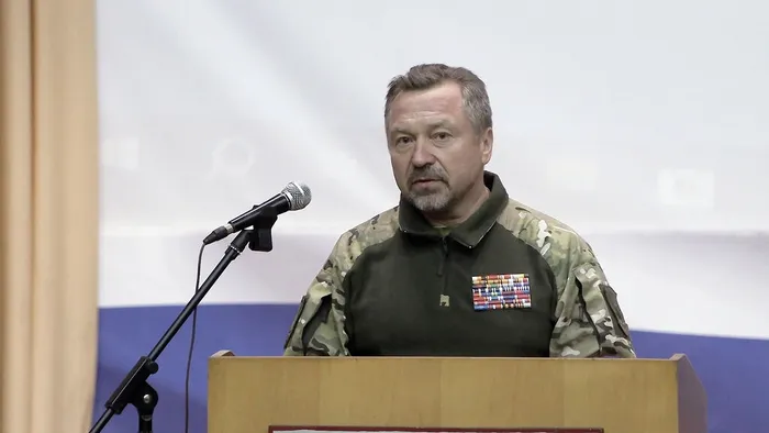 1.00_24_06_15.Still012