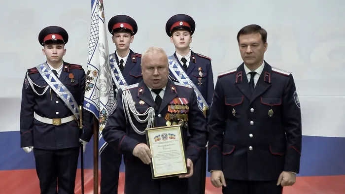 1.00_15_33_44.Still004